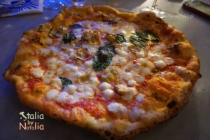 Neapol. Pizzeria Gino Sorbillo – w świątyni włoskiej pizzy